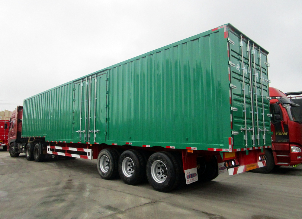 13米篷布卷簾廂式半掛車(chē)